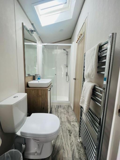 Hideaway Retreat With Hot Tub Villa York Exterior photo