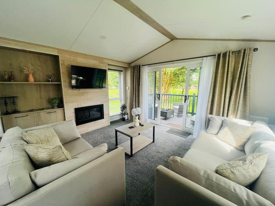 Hideaway Retreat With Hot Tub Villa York Exterior photo